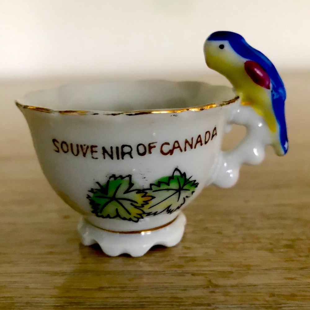 VINTAGE MINIATURE SOUVENIR OF CANADA CUP